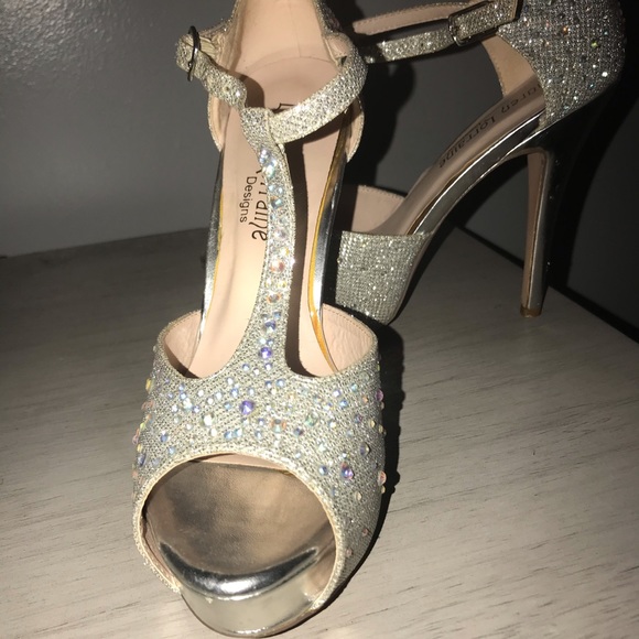 Heels - Picture 2 of 4